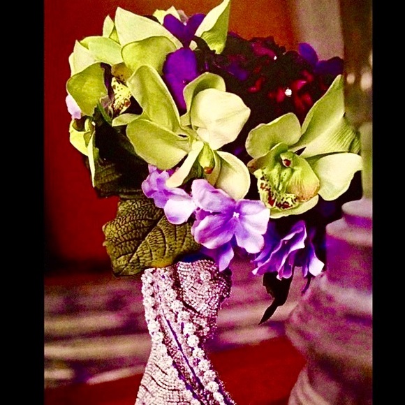 Glistening Romantic Burgundy Crop Jacket From Italy Designed by LIST - Picture 14 of 16